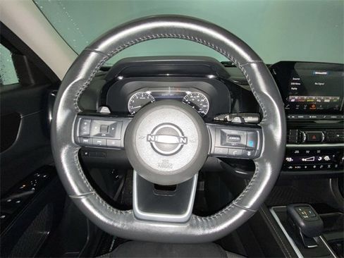 Used 2022 Nissan Pathfinder SV image 14