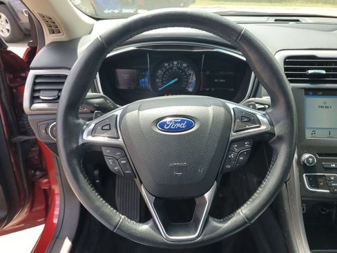 Used 2017 Ford Fusion SE w/ Fusion SE Technology Package AWD/4WD image 15