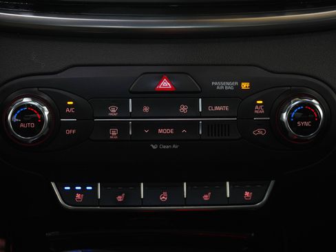 Used 2017 Kia Sorento SX AWD/4WD image 18