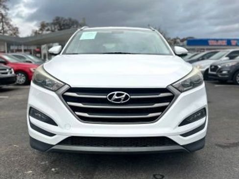 Used 2016 Hyundai Tucson Sport image 3