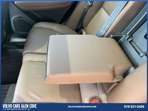 Used 2024 Volvo XC60 B5 Plus AWD/4WD image 10