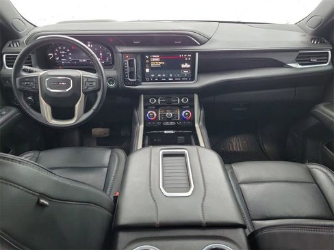 Used 2022 GMC Yukon Denali w/ Denali Premium Package image 12