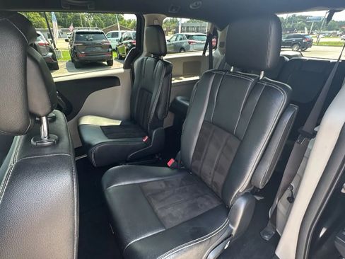 Used 2020 Dodge Grand Caravan SXT FWD image 20