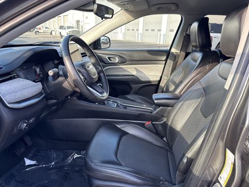 Certified 2022 Jeep Compass Latitude FWD image 18