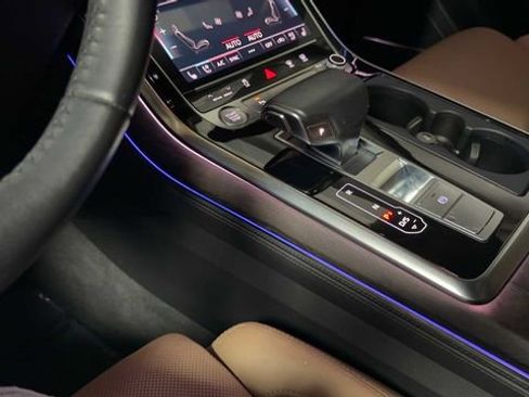 Used 2019 Audi Q8 Prestige w/ Luxury Package AWD/4WD image 35