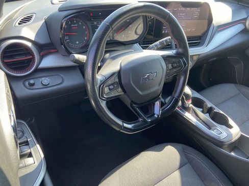 Used 2024 Chevrolet Trax RS FWD image 13