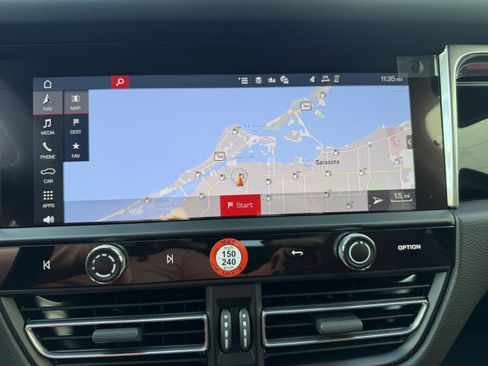 Certified 2026 Porsche Macan AWD/4WD image 29