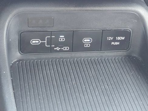 Used 2025 Hyundai Kona SEL FWD image 19