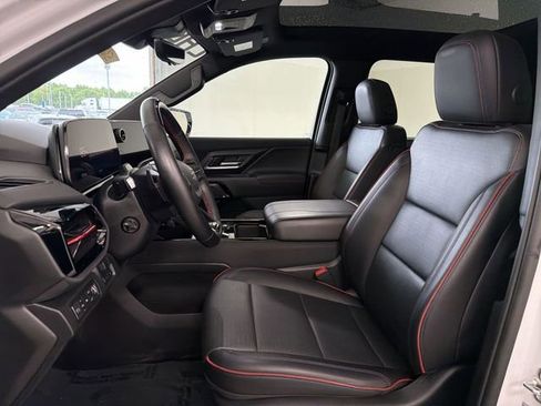 Certified 2025 Chevrolet Silverado EV RST AWD/4WD image 21