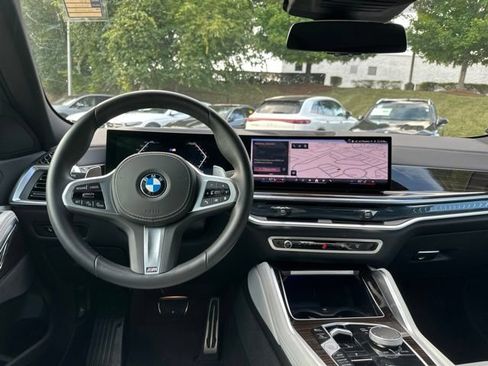 Used 2025 BMW X6 xDrive40i AWD/4WD image 11