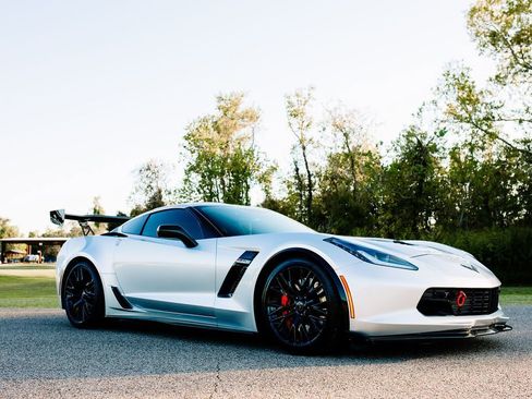 Used 2016 Chevrolet Corvette Z06 w/ 2LZ Preferred Equipment Group image 11