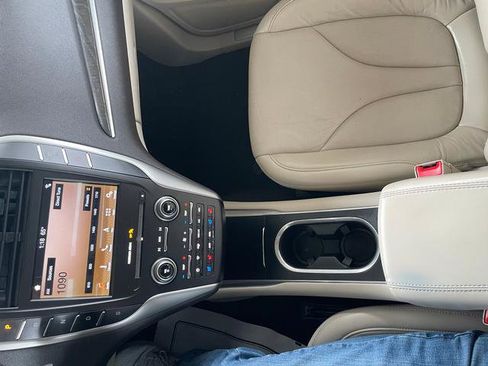 Used 2019 Lincoln MKC Reserve w/ MKC Climate Package AWD/4WD image 19