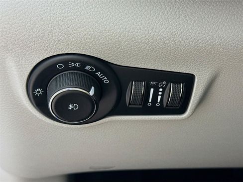 Used 2023 Jeep Compass Limited AWD/4WD image 14