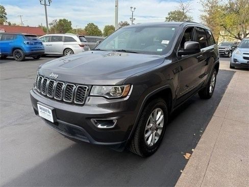 Used 2021 Jeep Grand Cherokee Laredo image 9