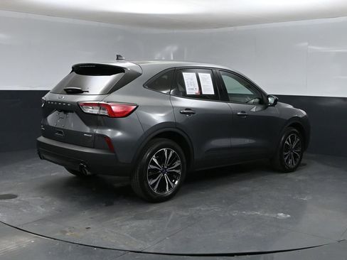 Used 2022 Ford Escape SE w/ SE Sport Appearance Package AWD/4WD image 2