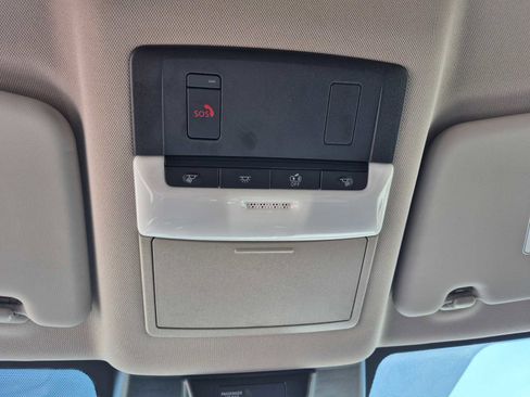 Used 2025 Nissan Rogue SV image 25