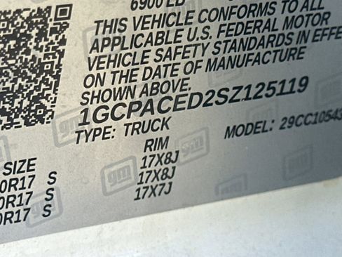 Used 2025 Chevrolet Silverado 1500 LT image 30