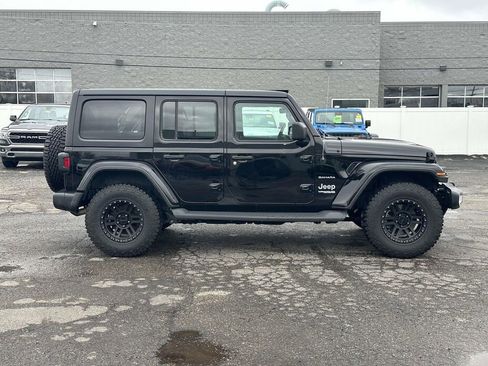 Used 2018 Jeep Wrangler Unlimited Sahara w/ Cold Weather Group image 2