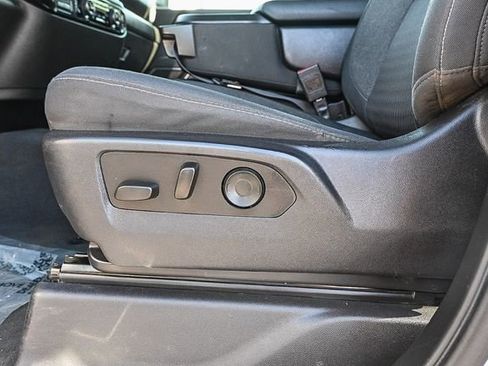 Used 2024 Chevrolet Silverado 2500 LT image 21