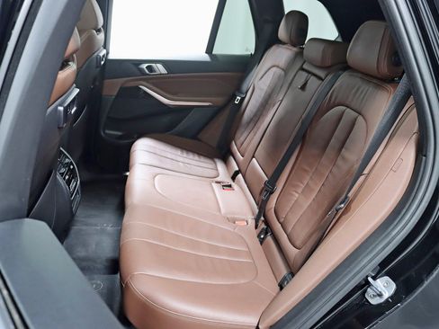 Used 2019 BMW X5 xDrive40i w/ Convenience Package AWD/4WD image 30
