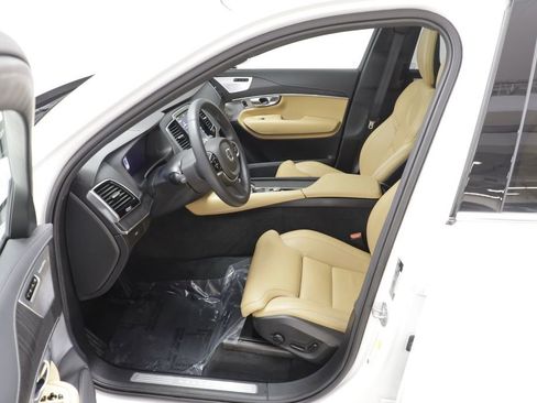 Used 2024 Volvo XC90 B6 Ultimate w/ Protection Package Premier AWD/4WD image 6
