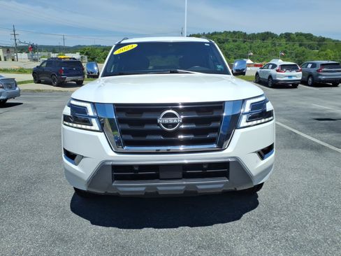 Used 2023 Nissan Armada Platinum w/ Captain's Chairs Package AWD/4WD image 2