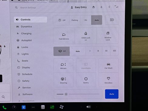 Used 2023 Tesla Model 3 Standard Range image 16