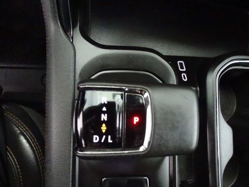 Used 2023 GMC Sierra 1500 AT4 w/ AT4 Preferred Package AWD/4WD image 12