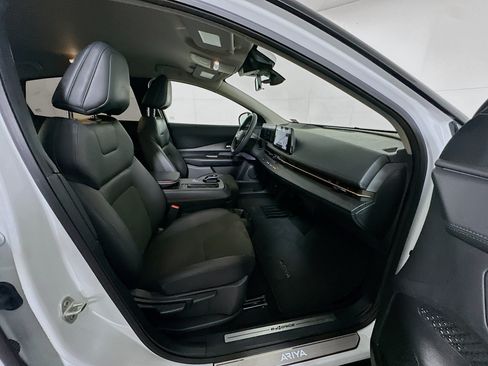 Used 2024 Nissan Ariya AWD image 30