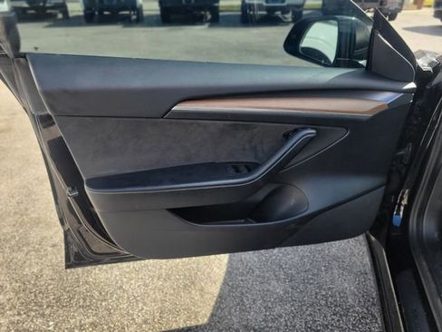 Used 2021 Tesla Model 3 Performance image 14