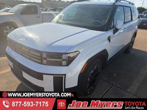 Used 2025 Hyundai Santa Fe SEL FWD image 1