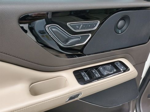 Certified 2021 Lincoln Aviator Reserve w/ Elements Package Plus image 19