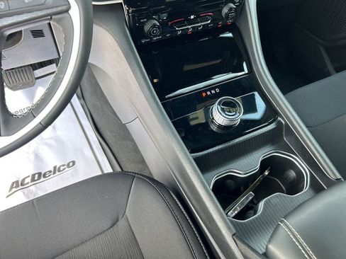 Used 2025 Jeep Grand Cherokee Laredo X RWD image 18