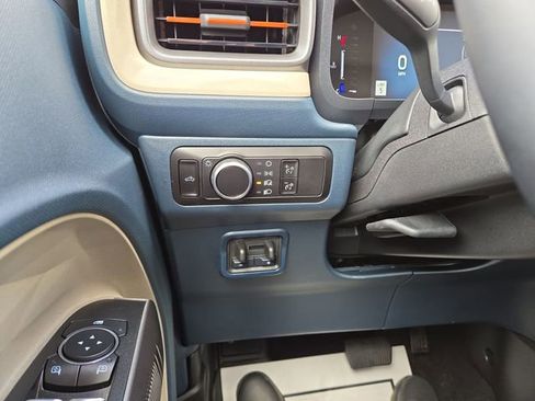 Used 2025 Ford Maverick Lariat w/ 4K Tow Package AWD/4WD image 23