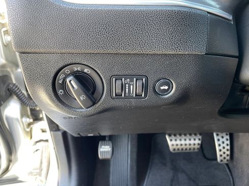 Used 2012 Dodge Charger SXT RWD image 19