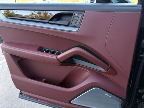 New 2026 Porsche Cayenne GTS AWD/4WD image 26