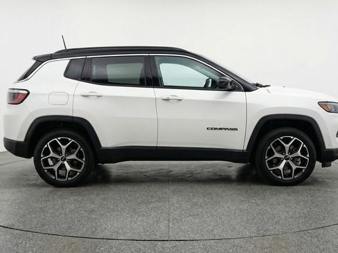 Used 2025 Jeep Compass Limited AWD/4WD image 11