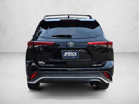 Used 2021 Toyota Highlander XSE image 6