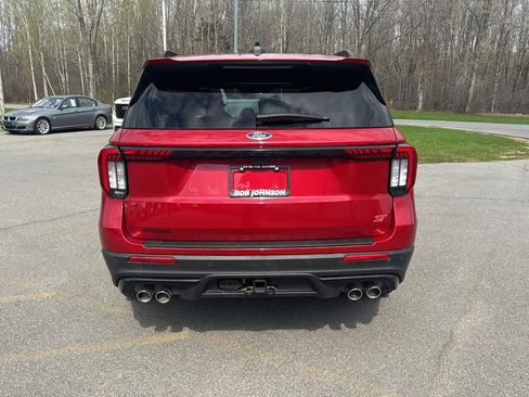 Used 2025 Ford Explorer ST AWD/4WD image 5