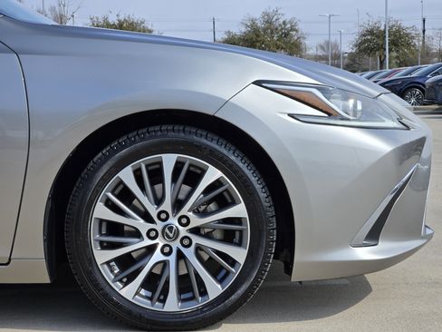 Used 2019 Lexus ES 350 w/ Premium Package image 7