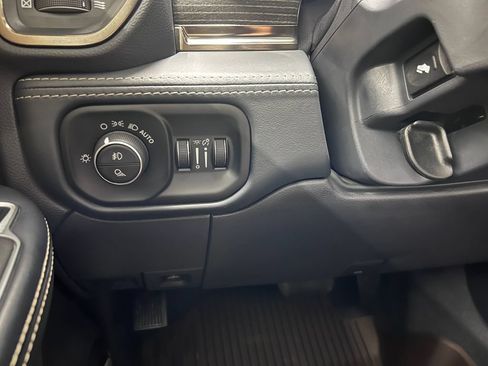 Used 2022 RAM 3500 Limited AWD/4WD image 15