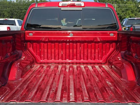 Used 2024 Chevrolet Colorado W/T w/ WT Convenience Package II RWD image 15