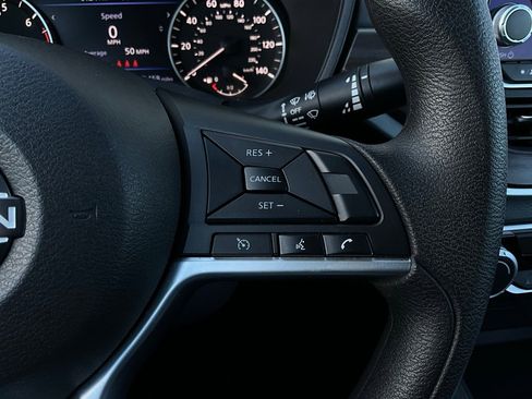 Used 2025 Nissan Altima 2.5 SV image 33