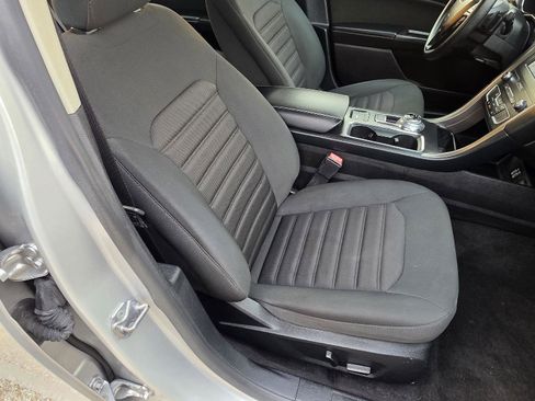 Used 2019 Ford Fusion SE image 20