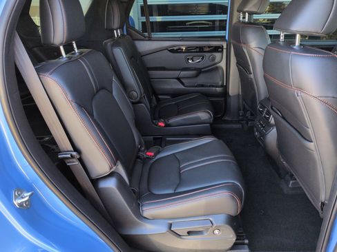 Certified 2025 Honda Pilot TrailSport image 31