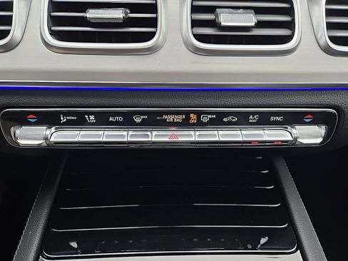 Used 2025 Mercedes-Benz GLE 350 4MATIC image 29