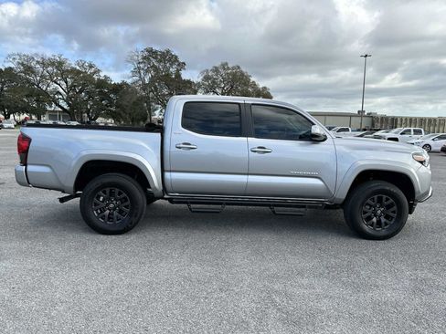 Used 2023 Toyota Tacoma SR5 w/ Technology Package image 10