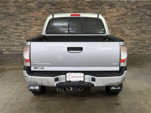 Used 2015 Toyota Tacoma Base image 33