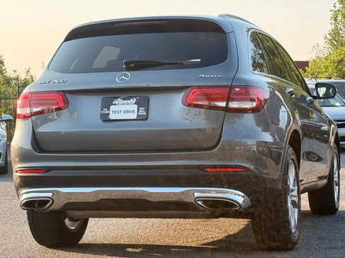 Used 2018 Mercedes-Benz GLC 300 4MATIC image 5
