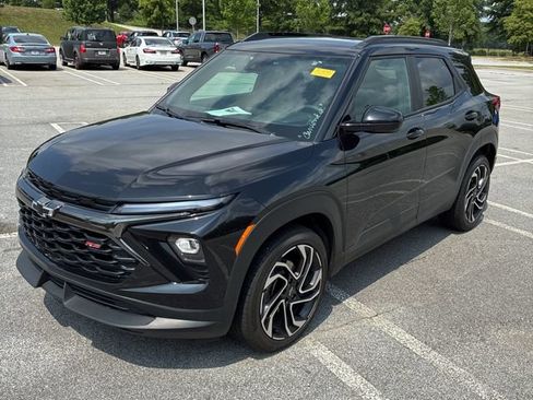 Used 2024 Chevrolet TrailBlazer RS w/ Driver Confidence Package FWD image 2